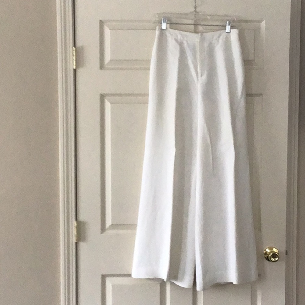 Ellen Tracy white wide legged slacks